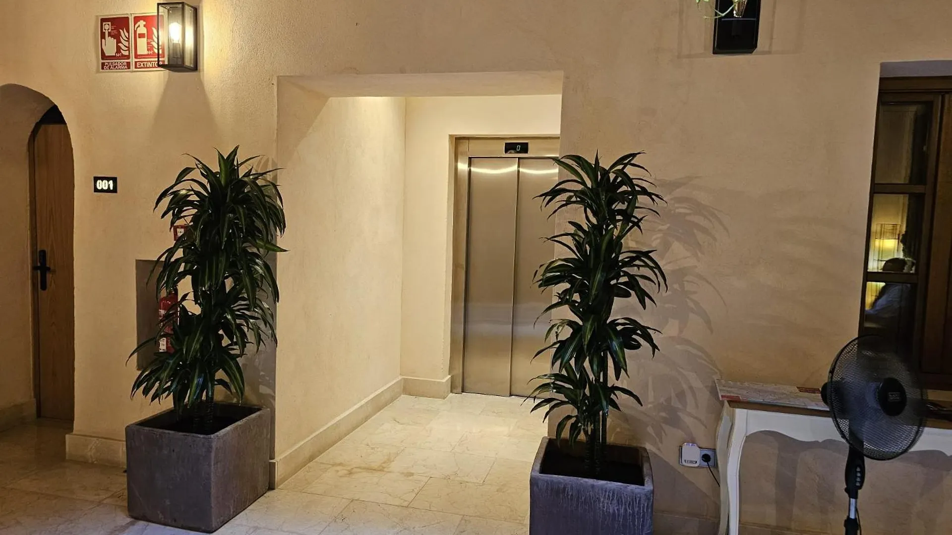 Penzion Hemd Hotels Puerta Real Boutique Sevilla